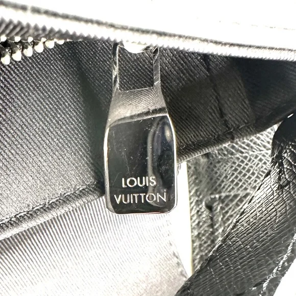 Louis Vuitton District PM Black Taiga Messenger Crossbody Shoulder Bag Dust Bag - Picture 12 of 16